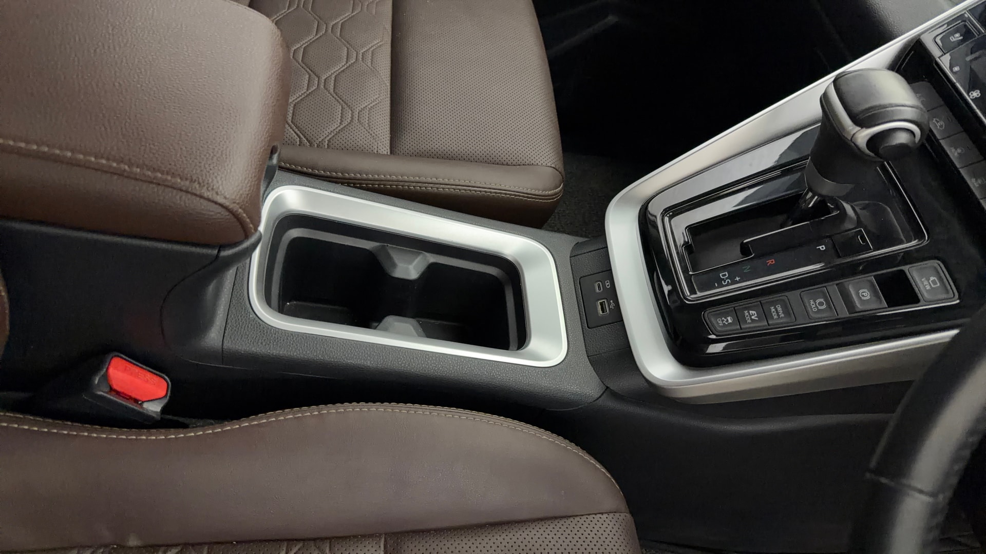 Used 2024 Toyota Innova Hycross Used 2024 Toyota Innova Hycross