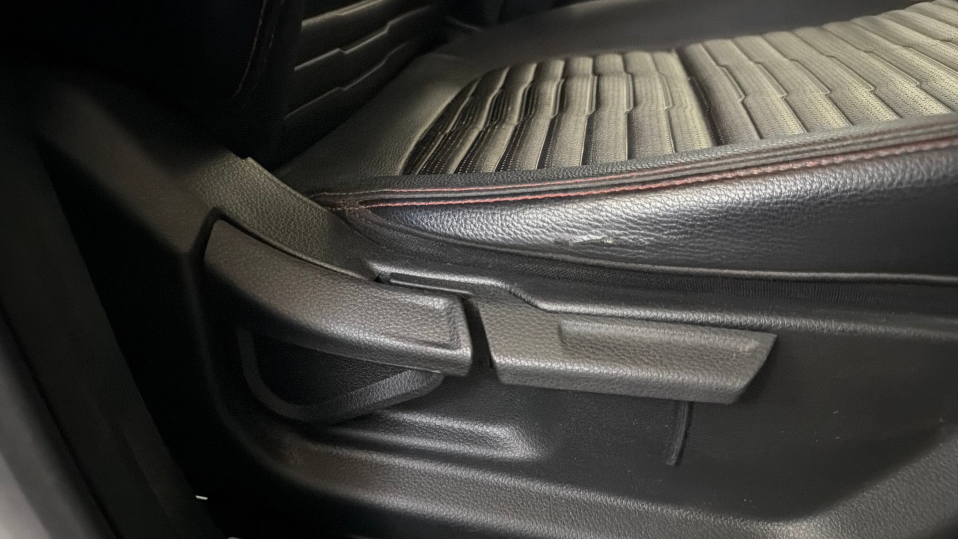 View 2022 Kia Sonet GTX Plus iMT Petrol Image 19 Used 2022 Kia Sonet GTX Plus iMT Petrol Image 19