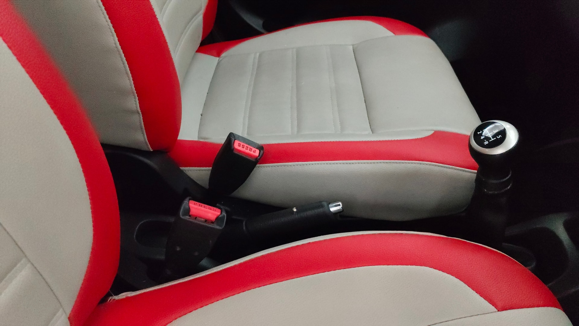 View 2015 Maruti Suzuki Stingray LXI Image 40 Used 2015 Maruti Suzuki Stingray LXI Image 40