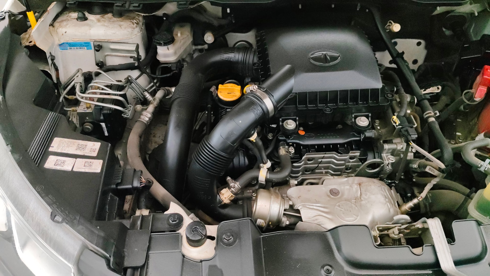 View 2022 Tata Nexon Revotron XE Image 3 Used 2022 Tata Nexon Revotron XE Image 3