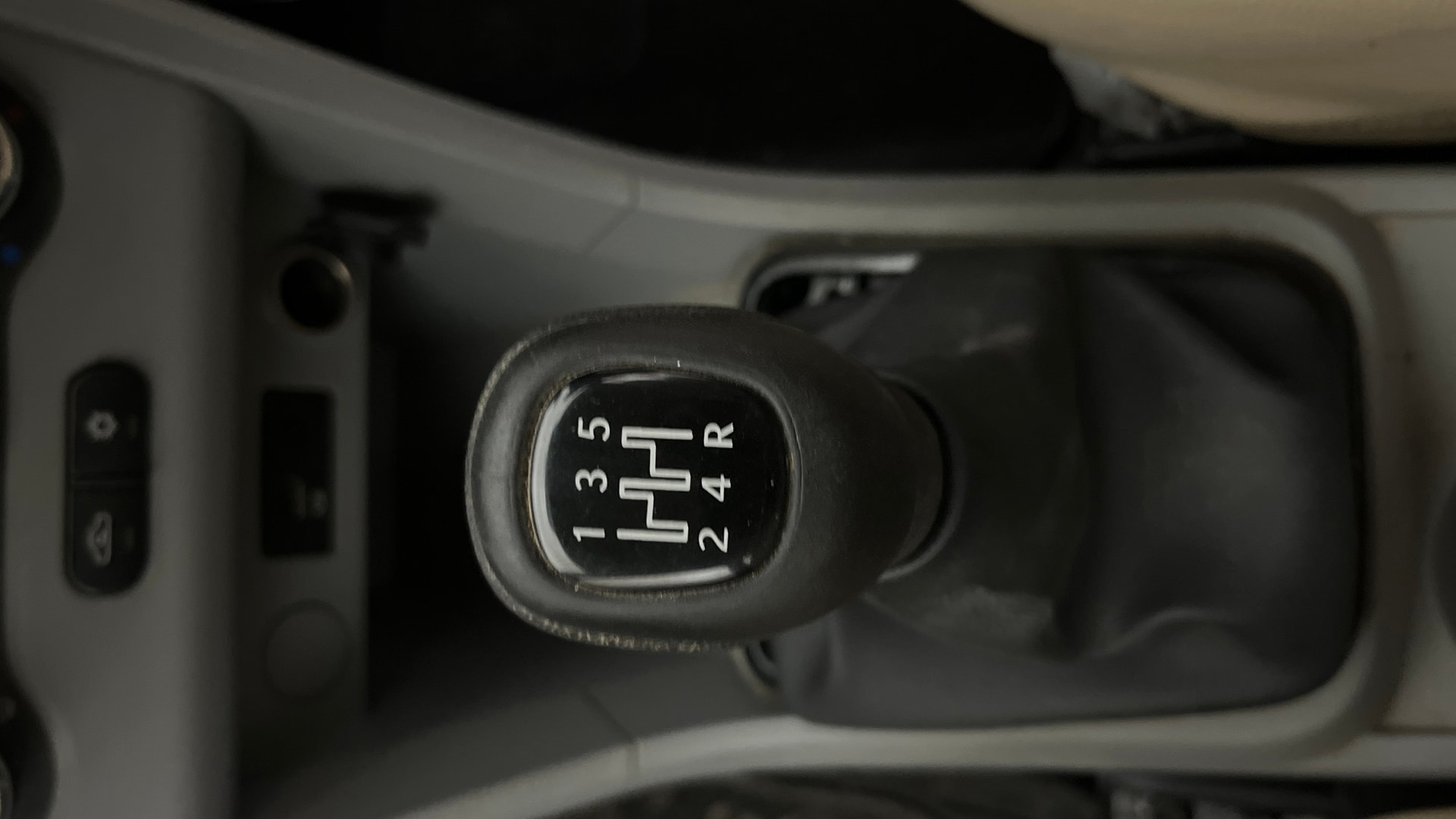 View 2021 Tata Tiago Revotorq XB Image 38 Used 2021 Tata Tiago Revotorq XB Image 38