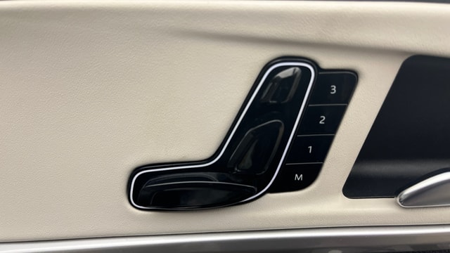 View Mahindra XUV700 Image 12 Used Mahindra XUV700 Image 12