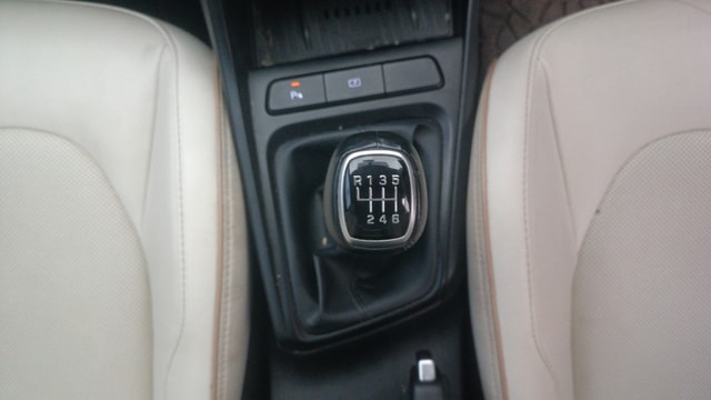 View Hyundai Verna Image 42 Used Hyundai Verna Image 42