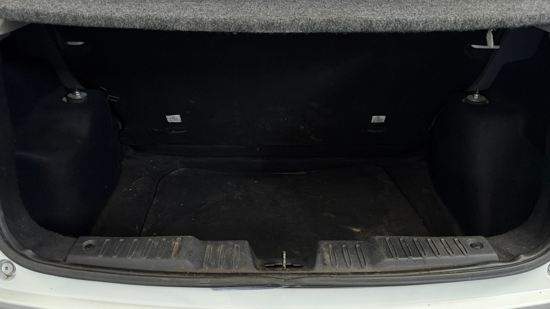 View 2021 Tata Altroz XE Petrol Image 10 Used 2021 Tata Altroz XE Petrol Image 10