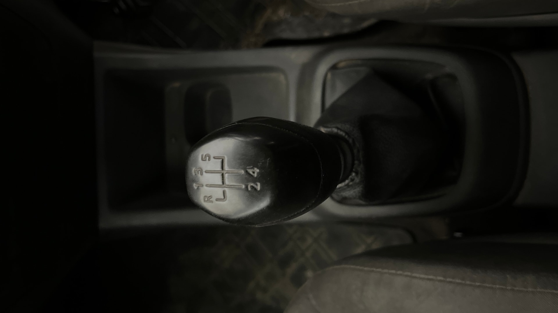 View 2016 Renault Kwid RXL Image 38 Used 2016 Renault Kwid RXL Image 38