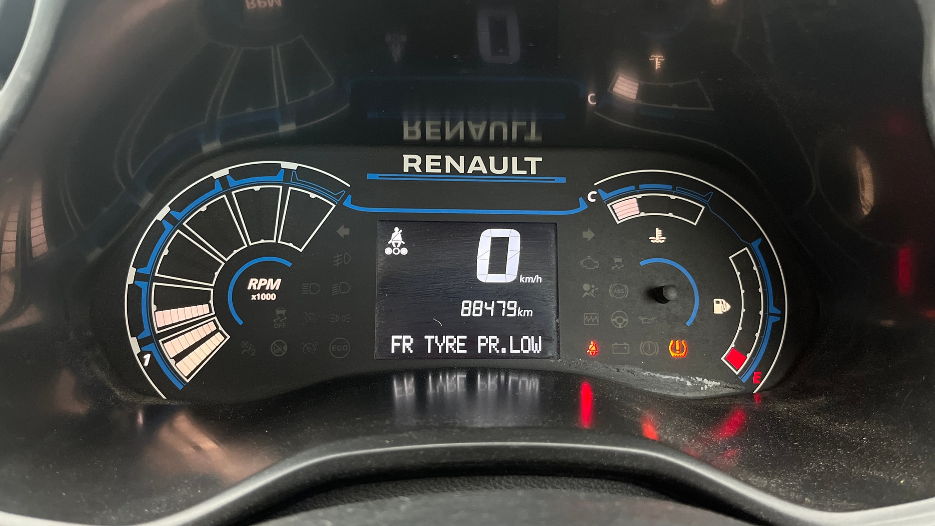 View 2024 Renault Triber RXT Image 35 Used 2024 Renault Triber RXT Image 35