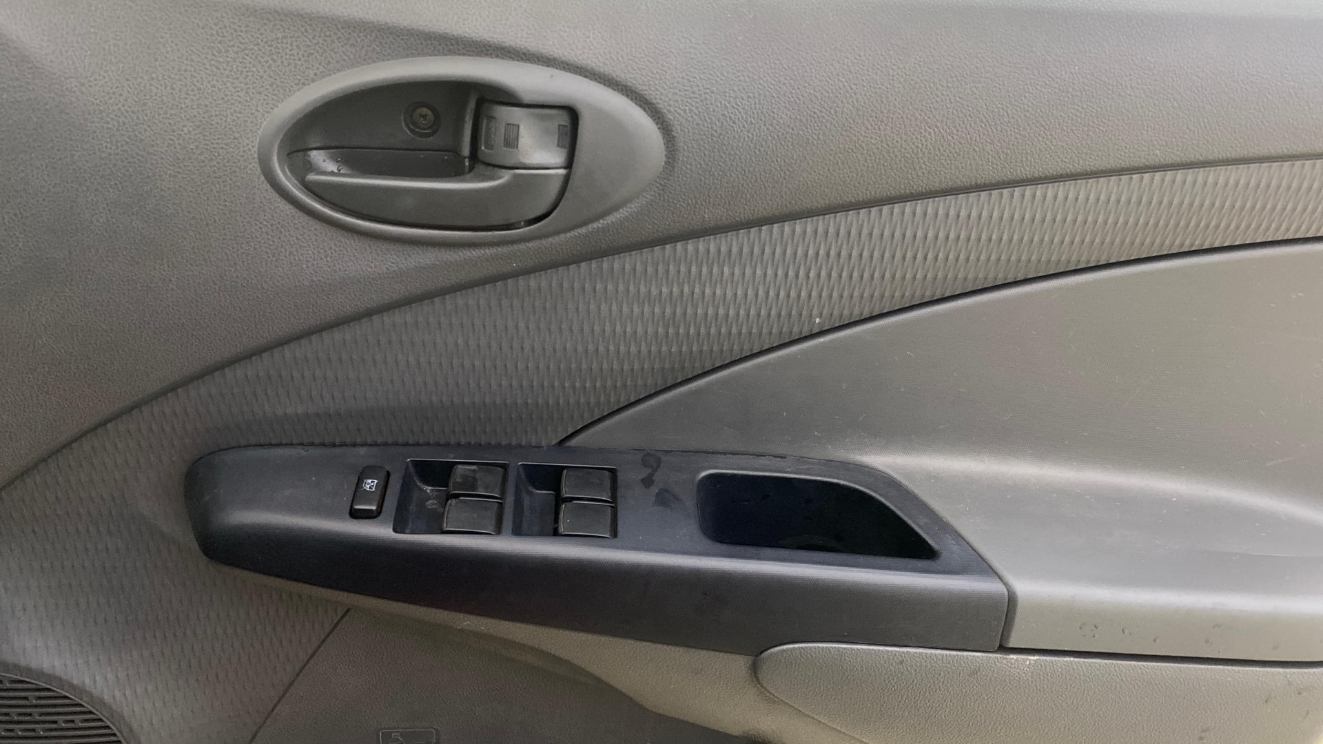 View 2012 Toyota Etios G Image 32 Used 2012 Toyota Etios G Image 32