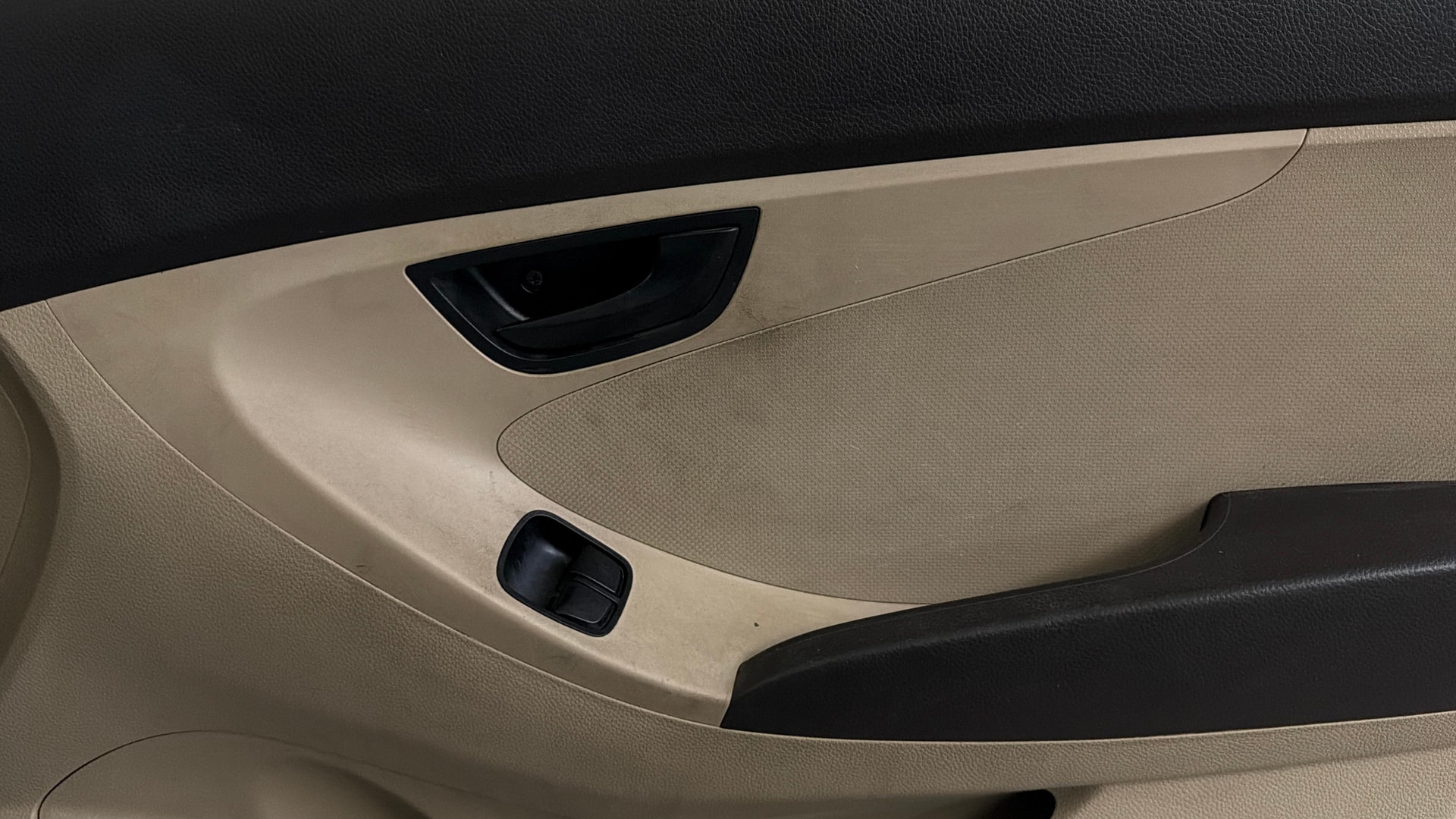 View 2017 Hyundai EON Era Plus Sports Edition Image 33 Used 2017 Hyundai EON Era Plus Sports Edition Image 33