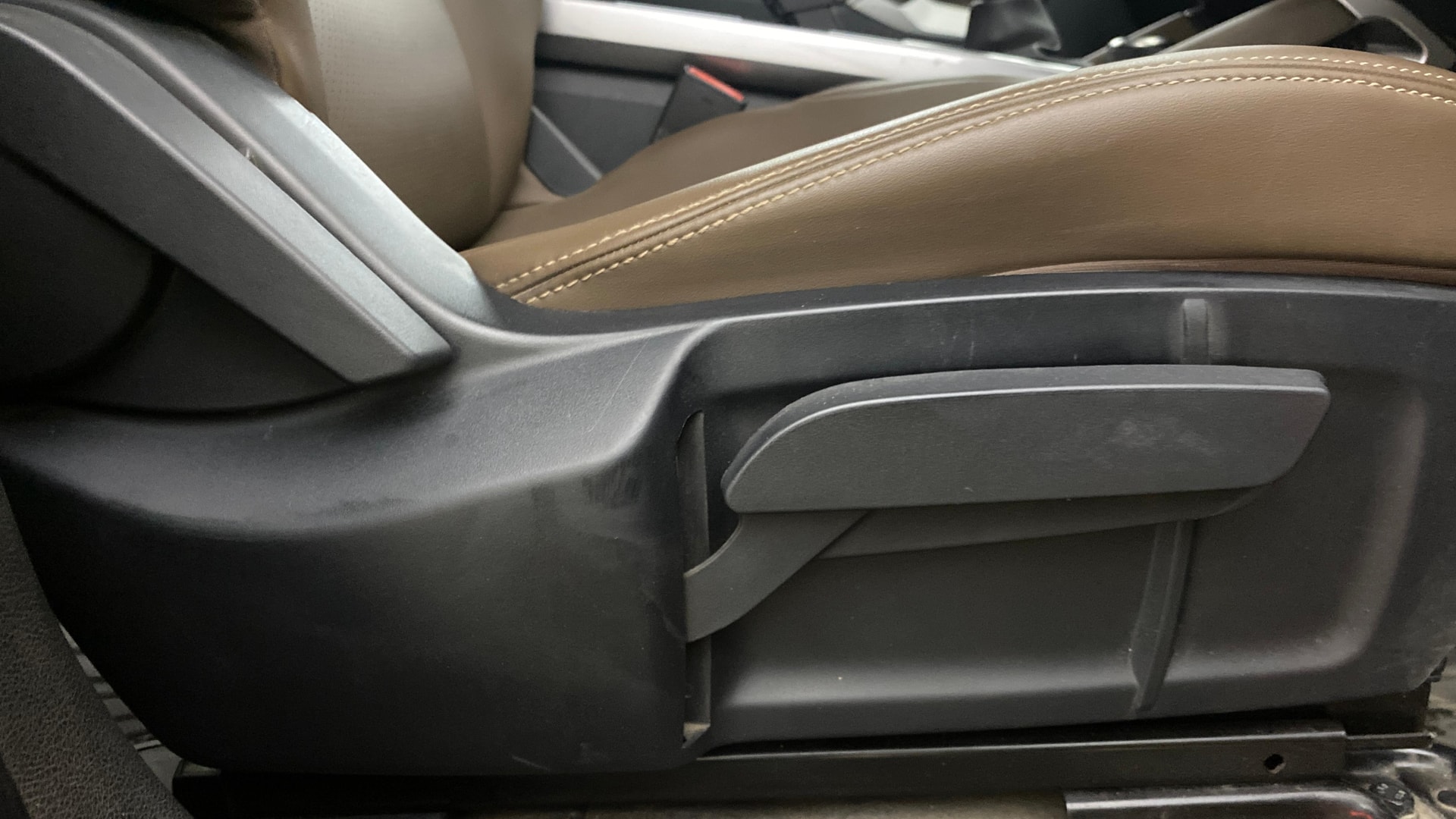 View 2019 Tata Harrier XE Image 18 Used 2019 Tata Harrier XE Image 18