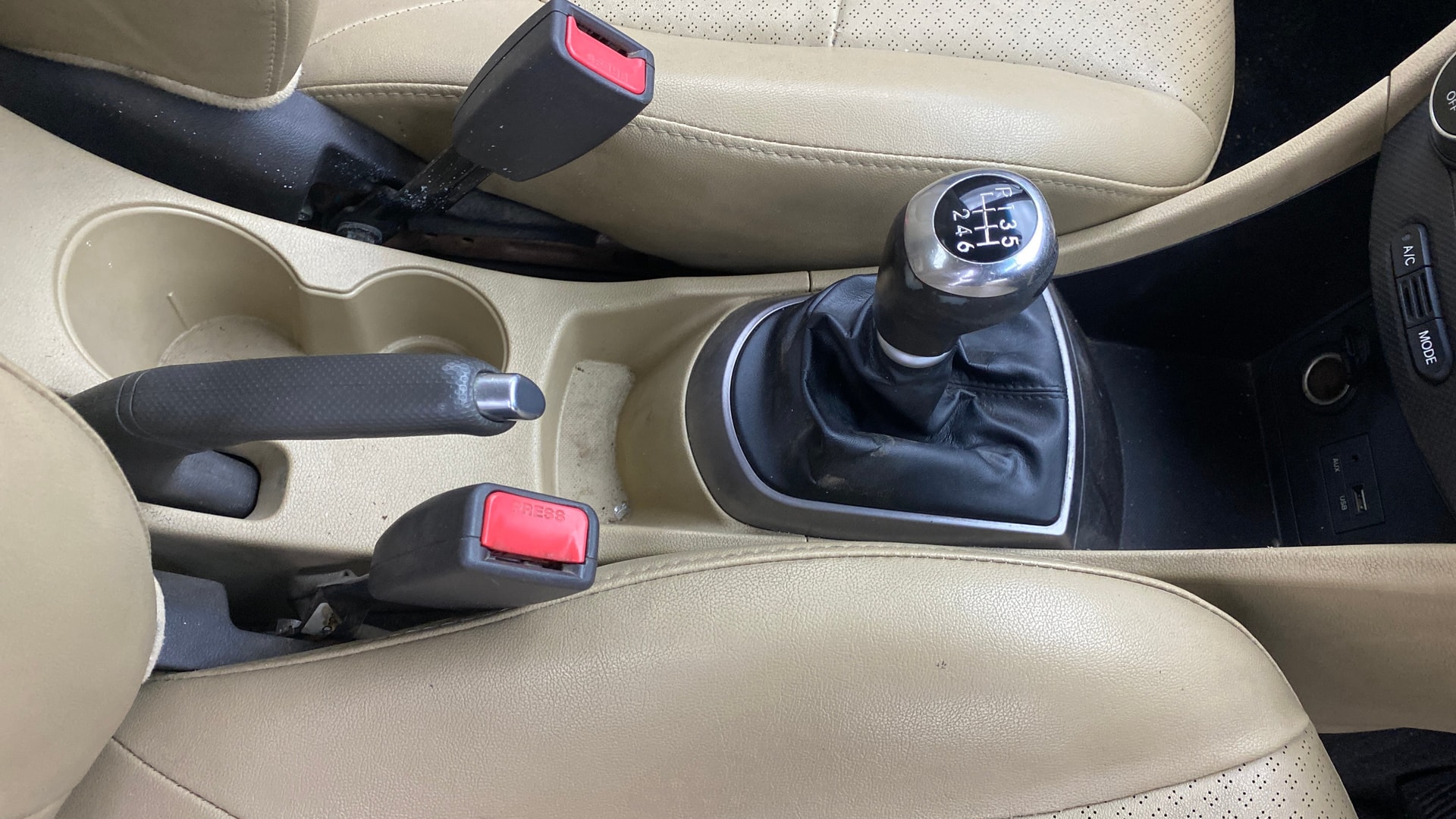 View 2015 Hyundai Fluidic Verna 1.4 CRDI Base Image 40 Used 2015 Hyundai Fluidic Verna 1.4 CRDI Base Image 40