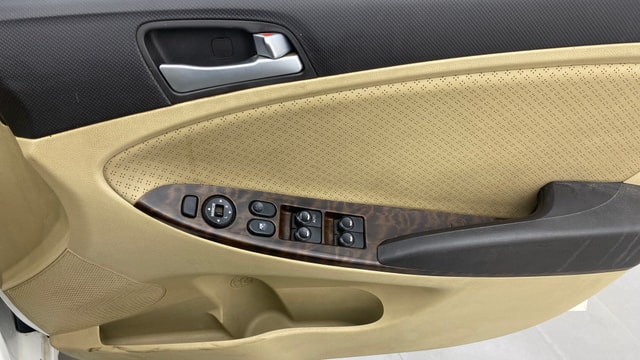 View Hyundai Fluidic Verna Image 34 Used Hyundai Fluidic Verna Image 34