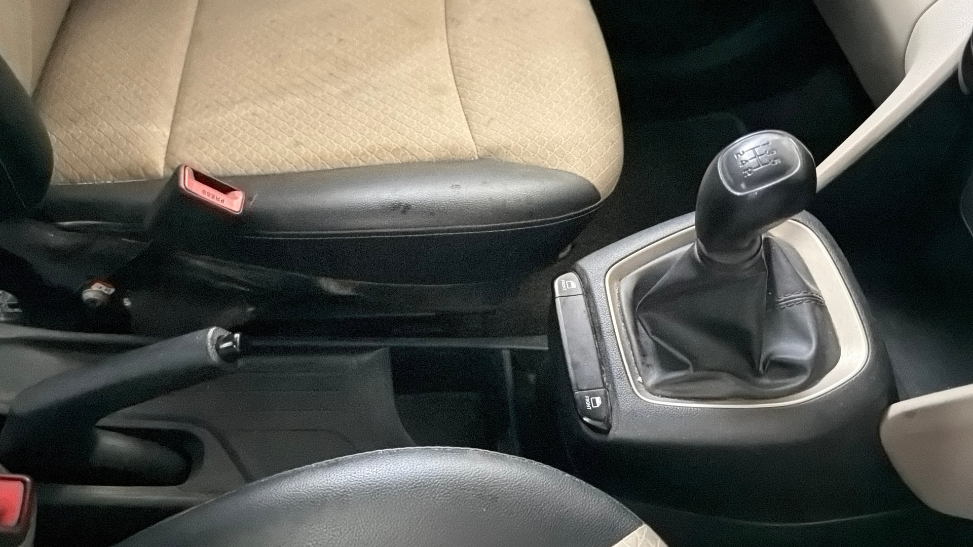 View 2019 Hyundai New Santro D-Lite Petrol Image 38 Used 2019 Hyundai New Santro D-Lite Petrol Image 38