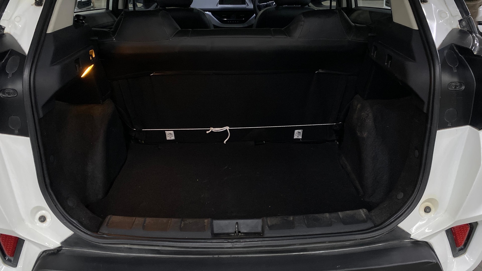 View 2025 Tata Nexon Revotron XE Image 10 Used 2025 Tata Nexon Revotron XE Image 10