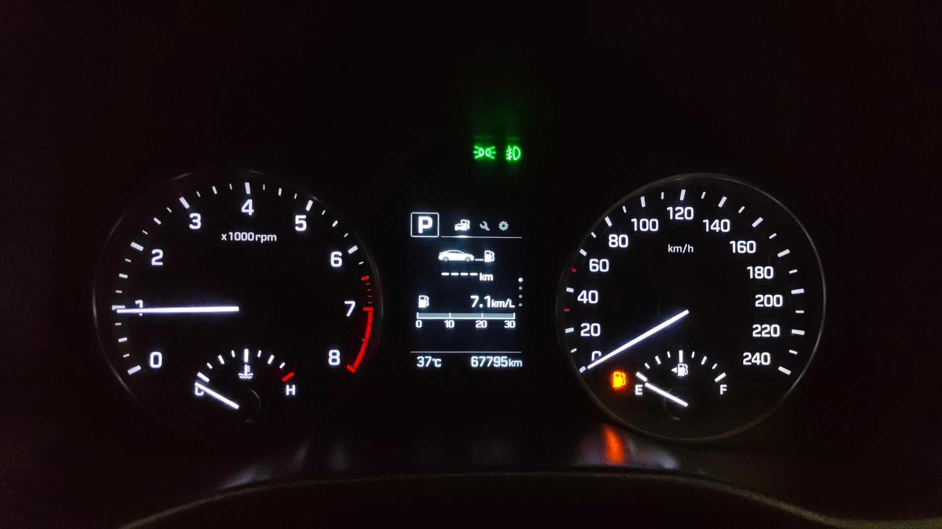 View 2017 Hyundai Elantra 1.6 CRDi S Image 37 Used 2017 Hyundai Elantra 1.6 CRDi S Image 37