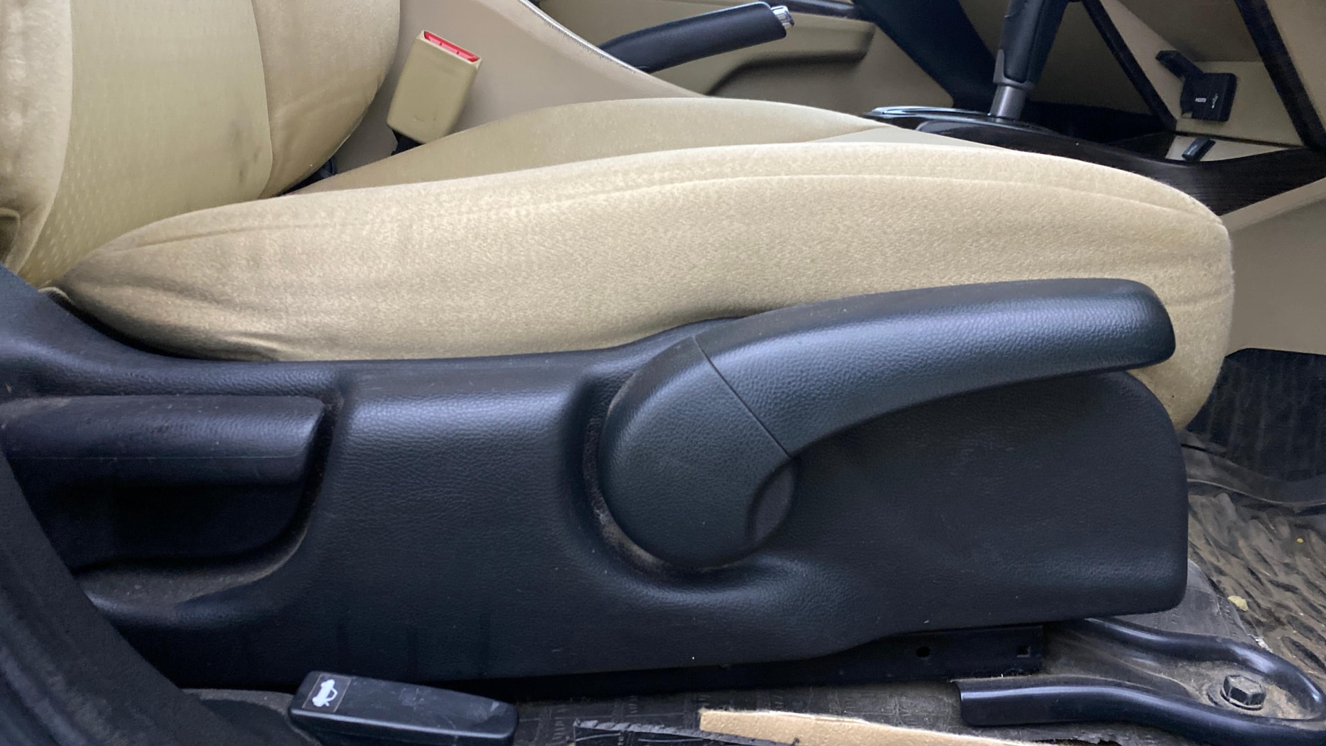 View 2020 Honda City ZX MT Diesel Anniversary Edition Image 19 Used 2020 Honda City ZX MT Diesel Anniversary Edition Image 19