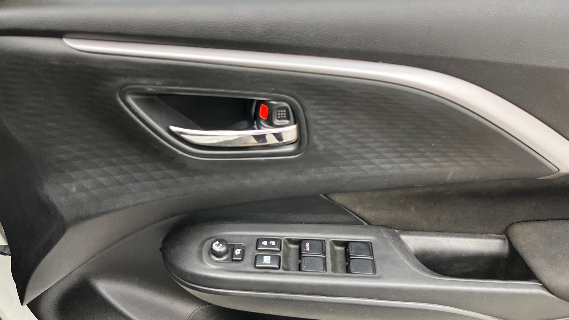 View 2024 Maruti Suzuki 1000 Base Variant Image 33 Used 2024 Maruti Suzuki 1000 Base Variant Image 33