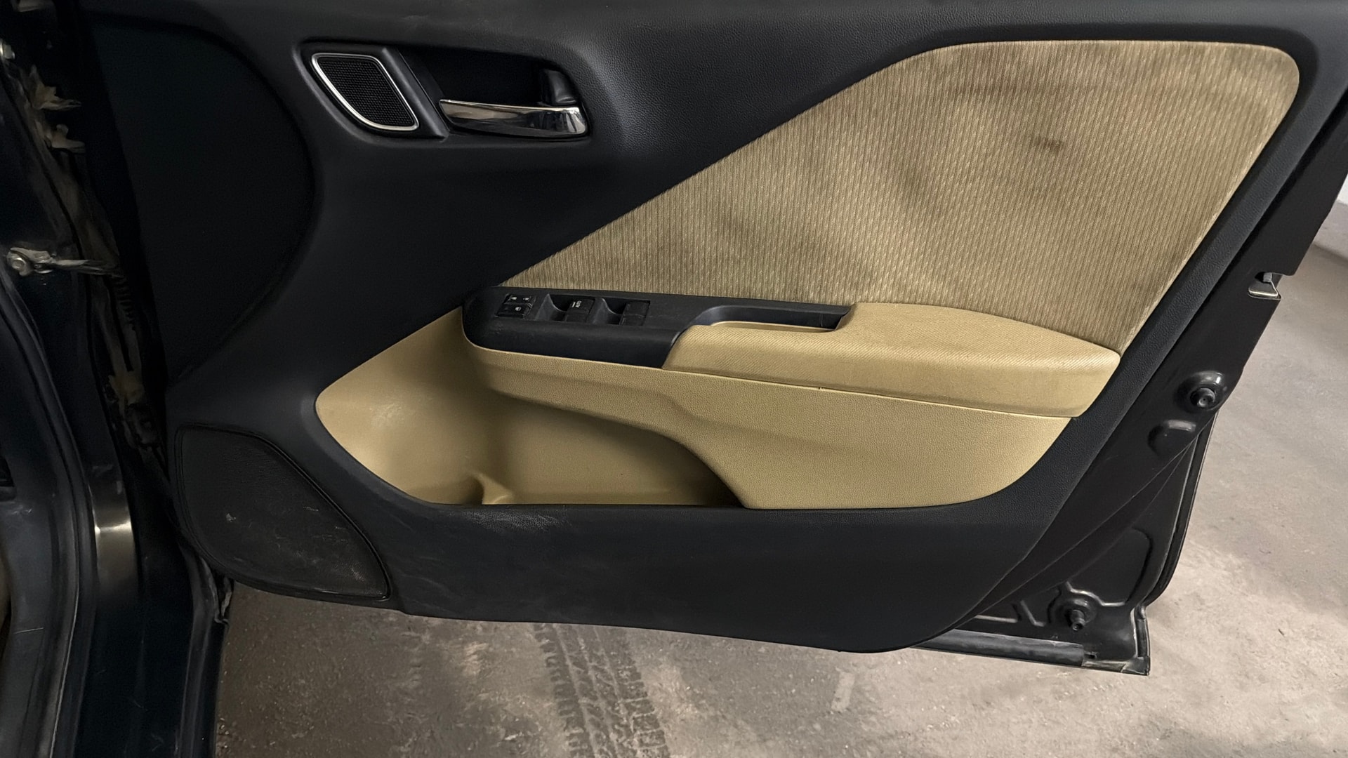 View 2017 Honda City ZX MT Diesel Anniversary Edition Image 34 Used 2017 Honda City ZX MT Diesel Anniversary Edition Image 34