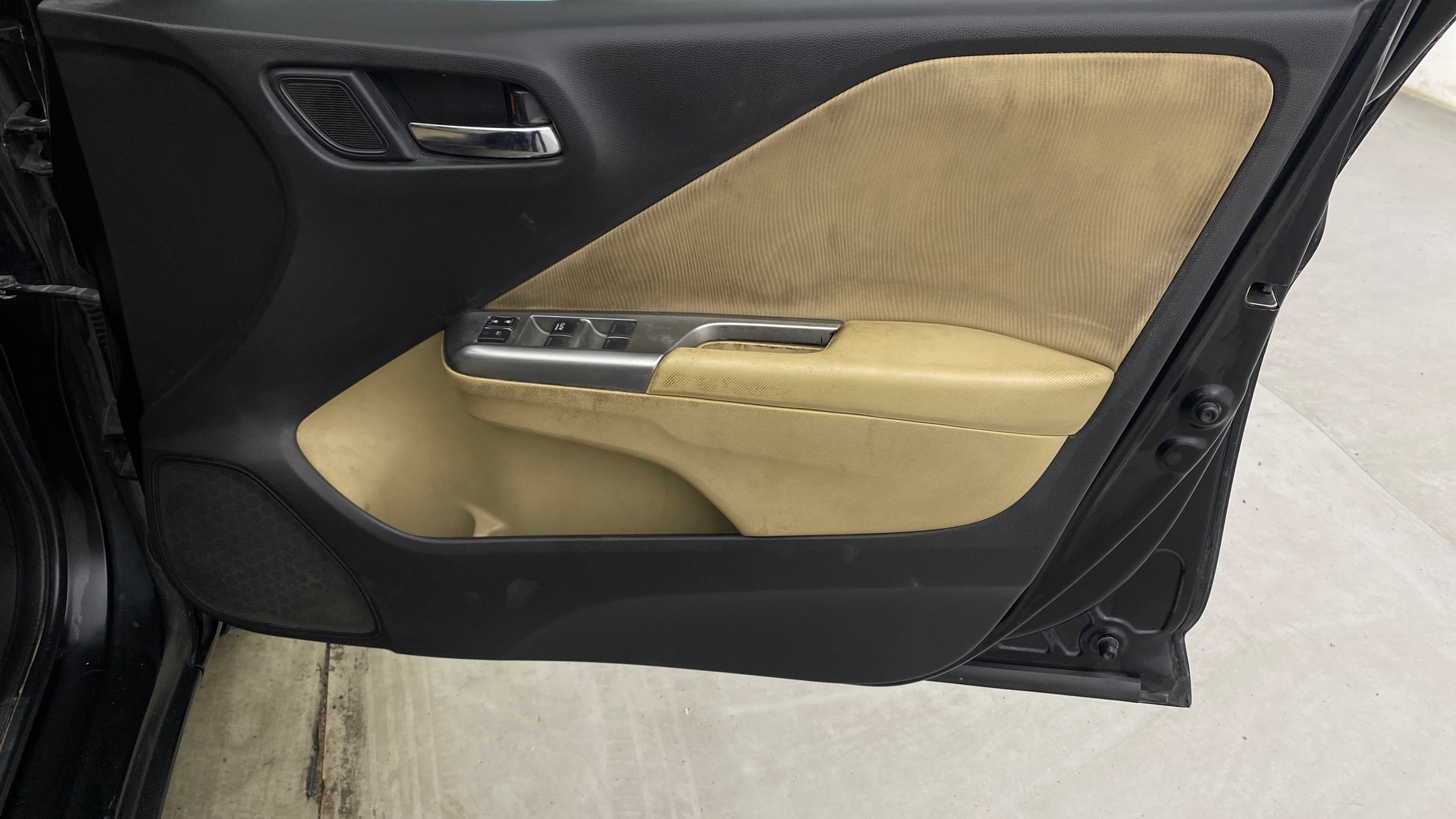 View 2014 Honda City ZX MT Diesel Anniversary Edition Image 34 Used 2014 Honda City ZX MT Diesel Anniversary Edition Image 34