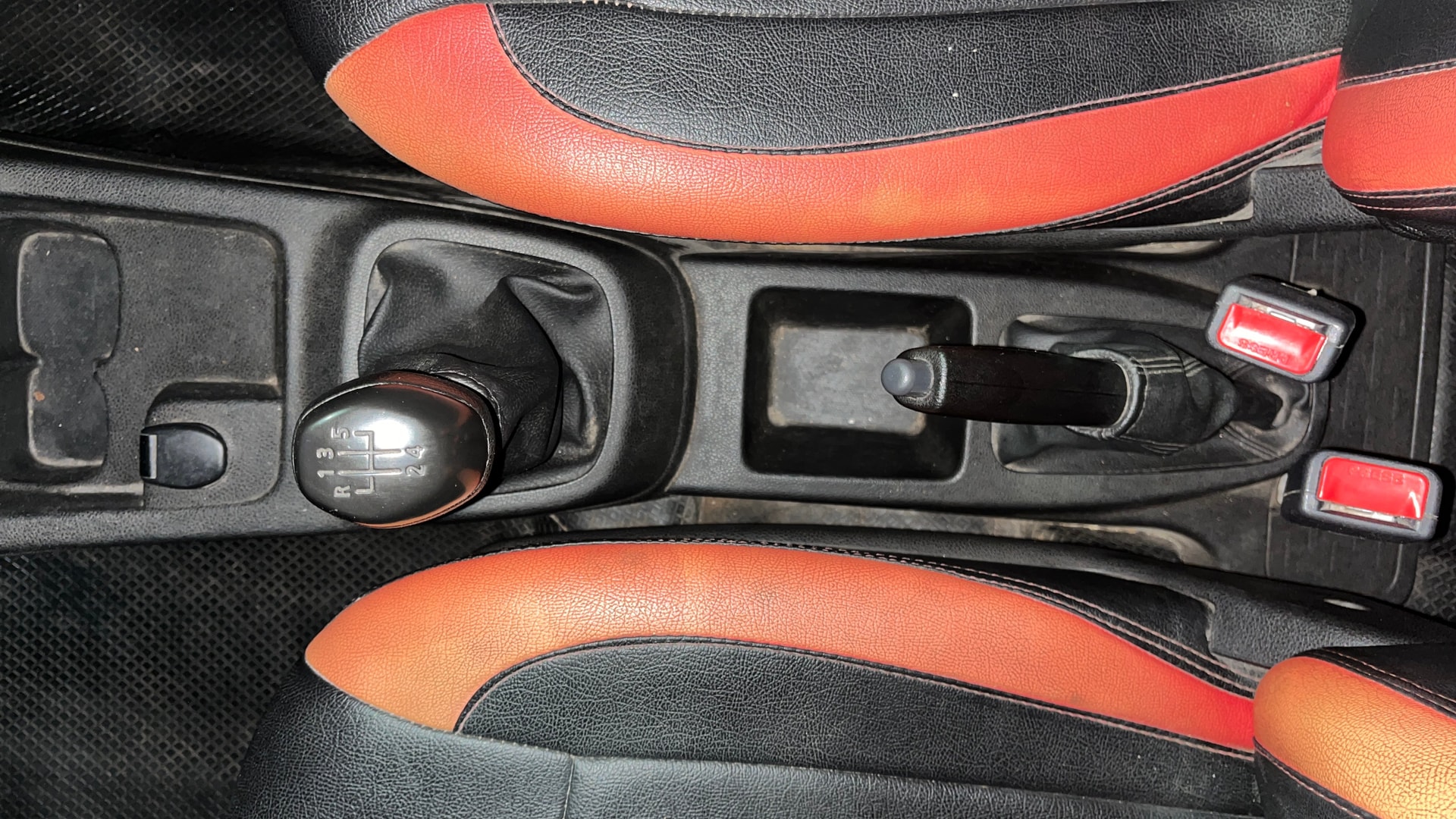 View 2018 Renault Kwid RXL Image 37 Used 2018 Renault Kwid RXL Image 37