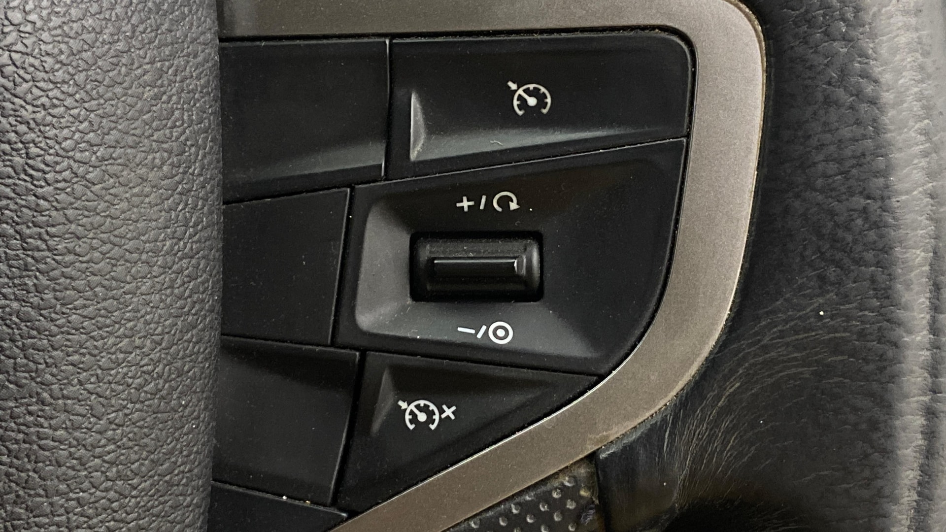 View 2021 Tata Harrier XE Image 3 Used 2021 Tata Harrier XE Image 3