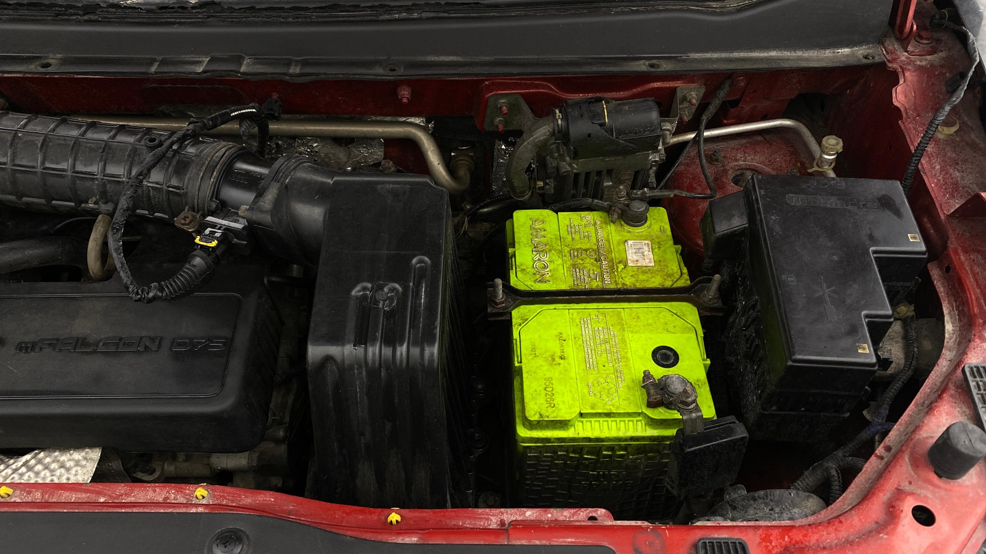 View 2016 Mahindra KUV100 K8 Diesel 6 Seater BS IV Image 13 Used 2016 Mahindra KUV100 K8 Diesel 6 Seater BS IV Image 13