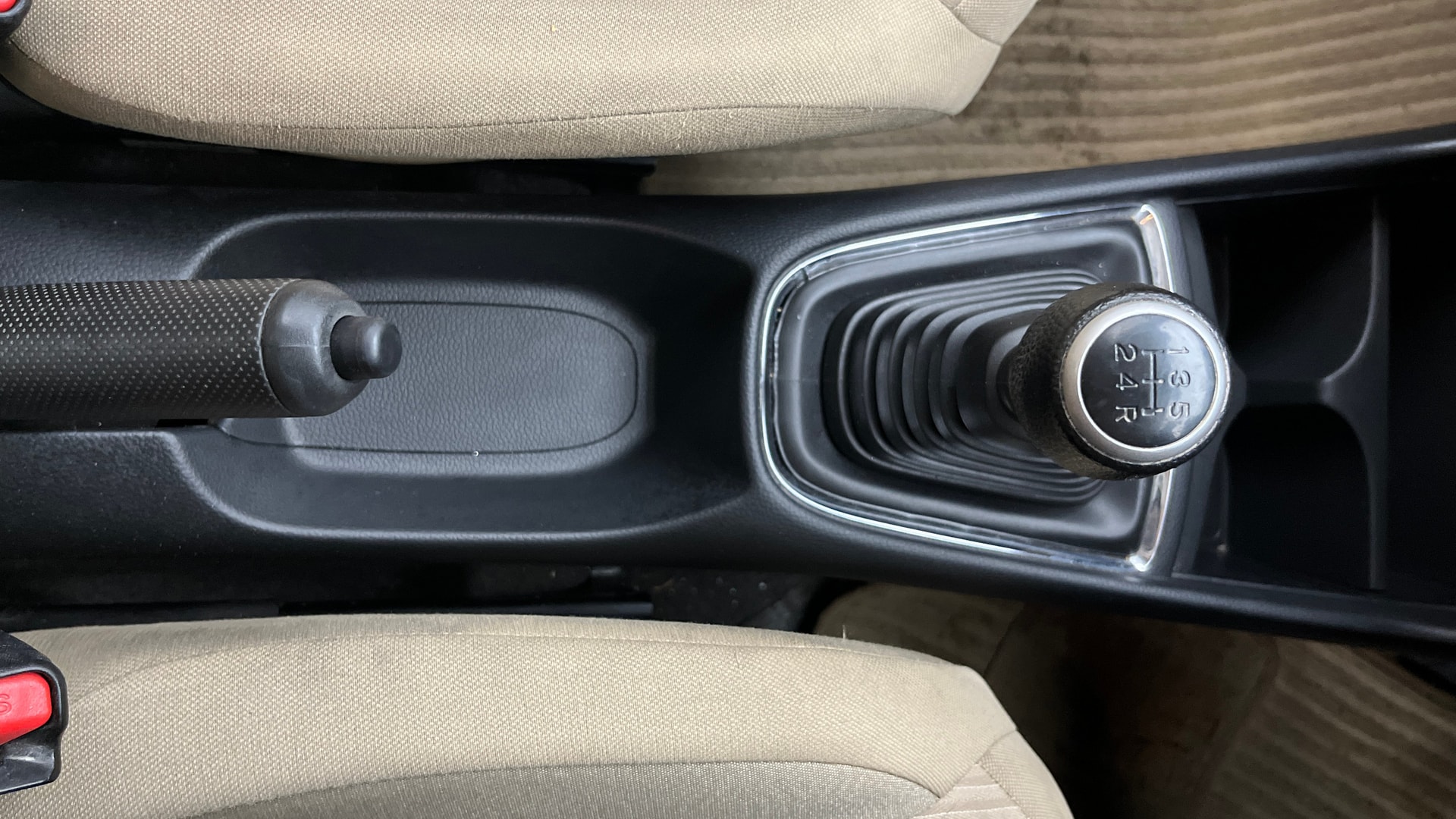 View 2018 Honda Amaze E MT Petrol BS IV Image 38 Used 2018 Honda Amaze E MT Petrol BS IV Image 38