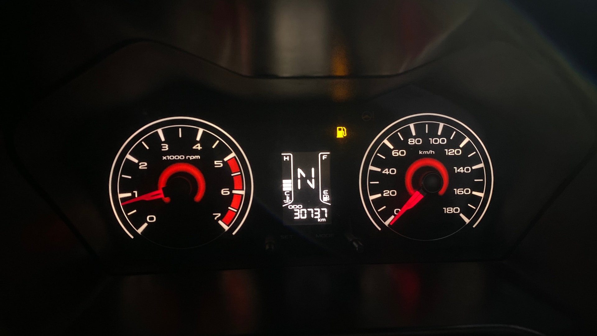 View 2016 Mahindra KUV100 K4 Plus Petrol 6 Seater BS IV Image 33 Used 2016 Mahindra KUV100 K4 Plus Petrol 6 Seater BS IV Image 33