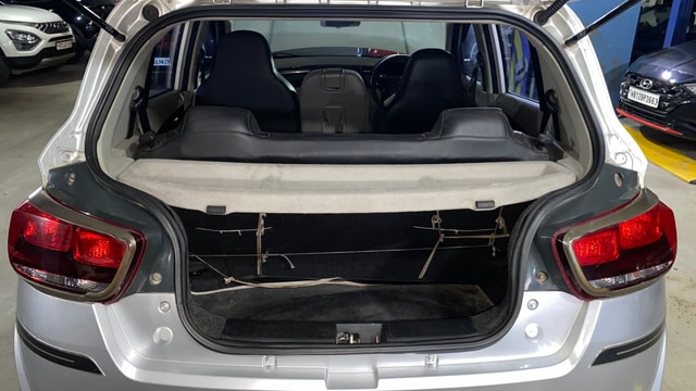 View Mahindra KUV100 Image 10 Used Mahindra KUV100 Image 10
