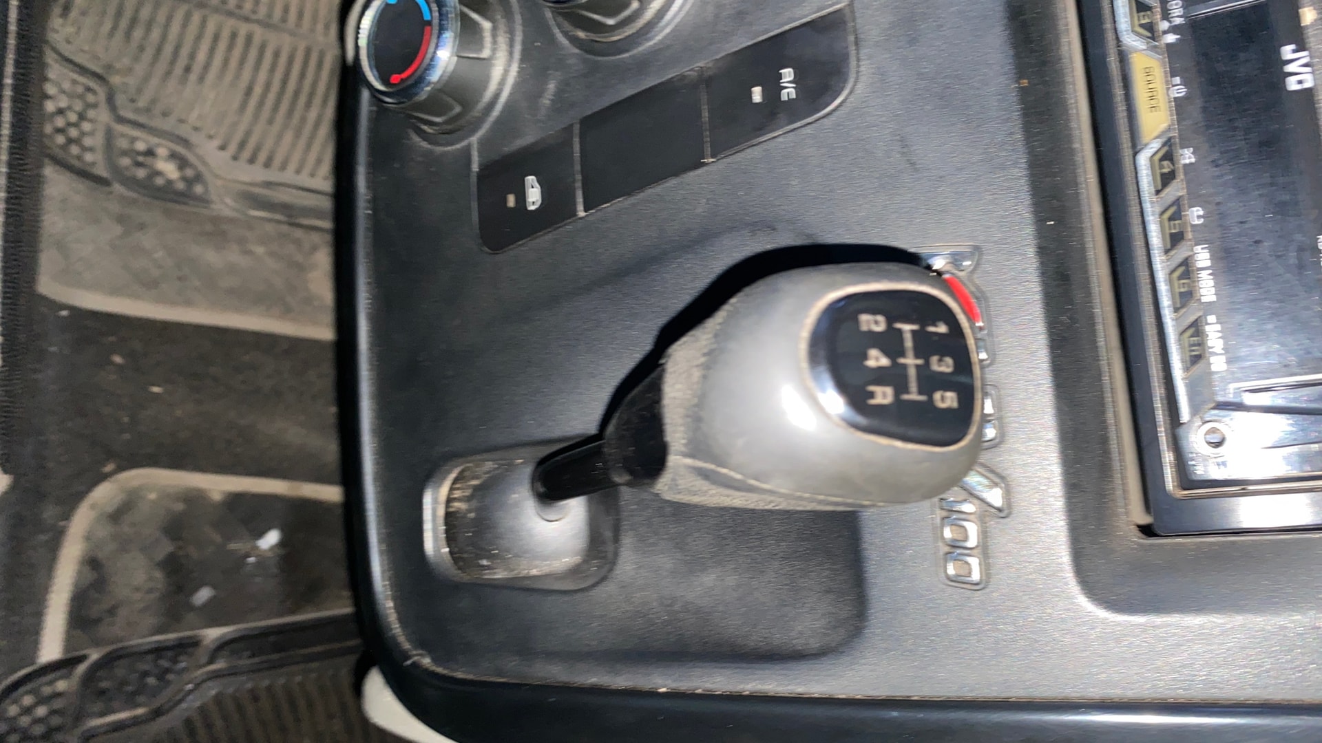 View 2016 Mahindra KUV100 K4 Plus Petrol 6 Seater BS IV Image 37 Used 2016 Mahindra KUV100 K4 Plus Petrol 6 Seater BS IV Image 37