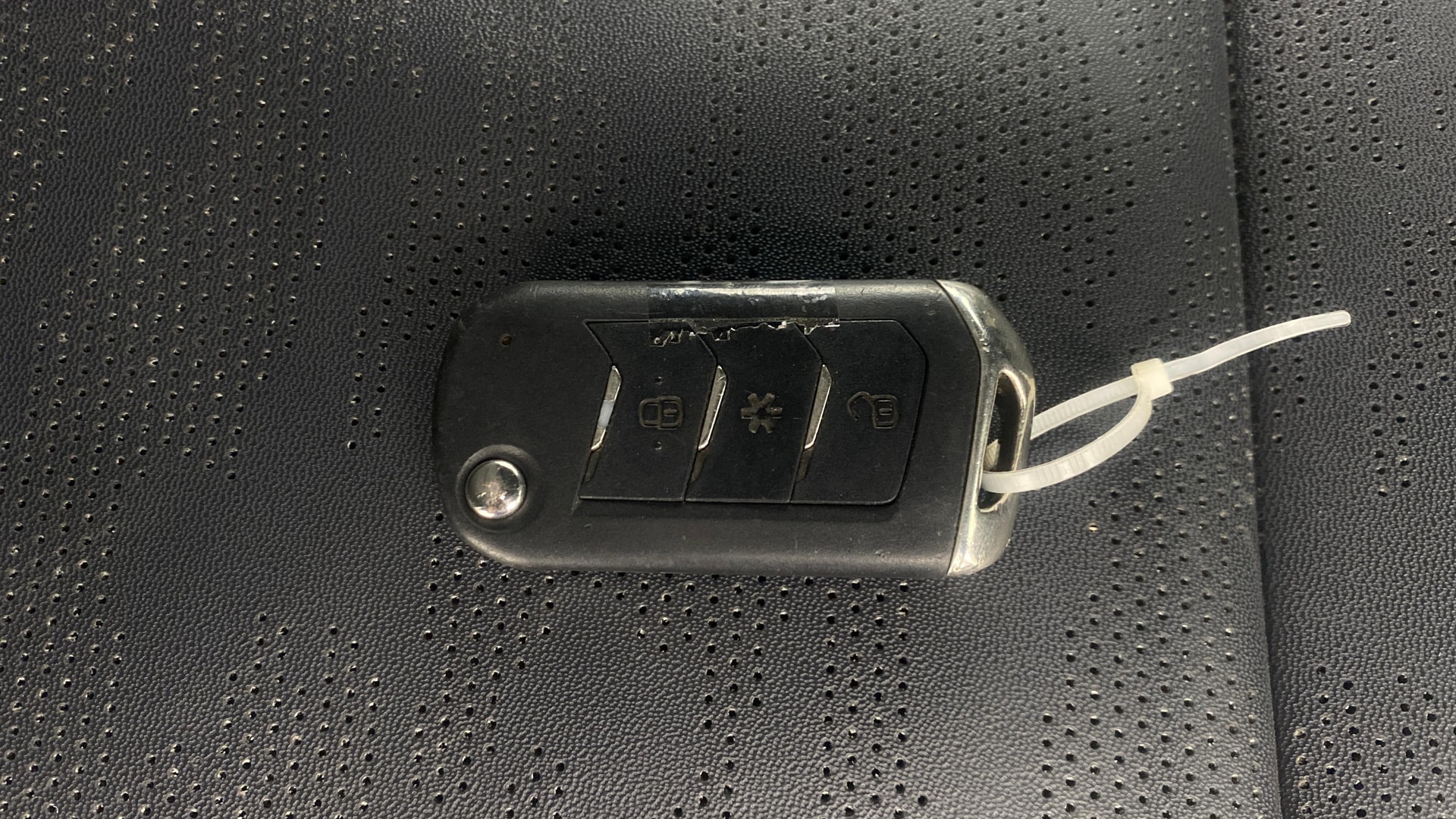 View 2021 Mahindra Thar AX Standard Manual Soft Top 6 Seater Image 28 Used 2021 Mahindra Thar AX Standard Manual Soft Top 6 Seater Image 28