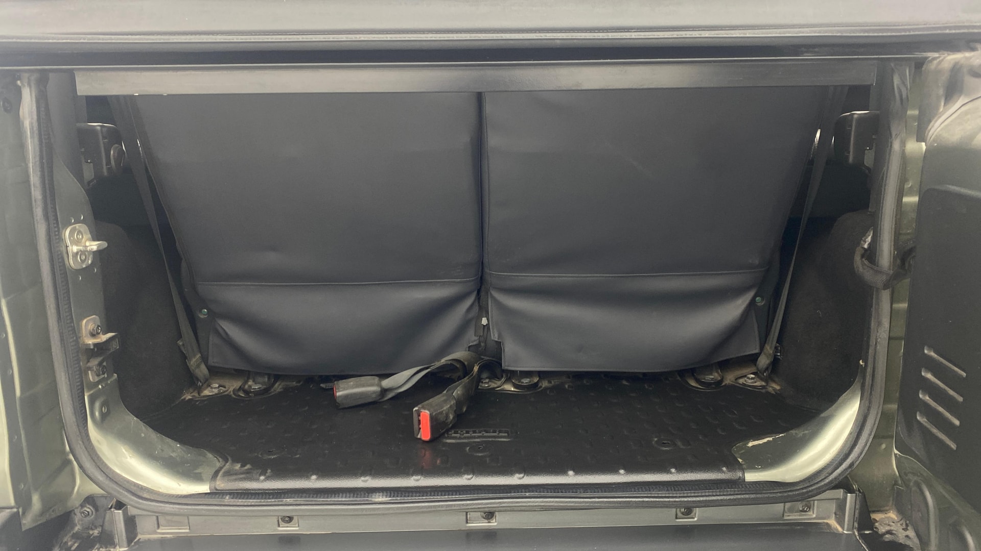 View 2021 Mahindra Thar AX Standard Manual Soft Top 6 Seater Image 11 Used 2021 Mahindra Thar AX Standard Manual Soft Top 6 Seater Image 11