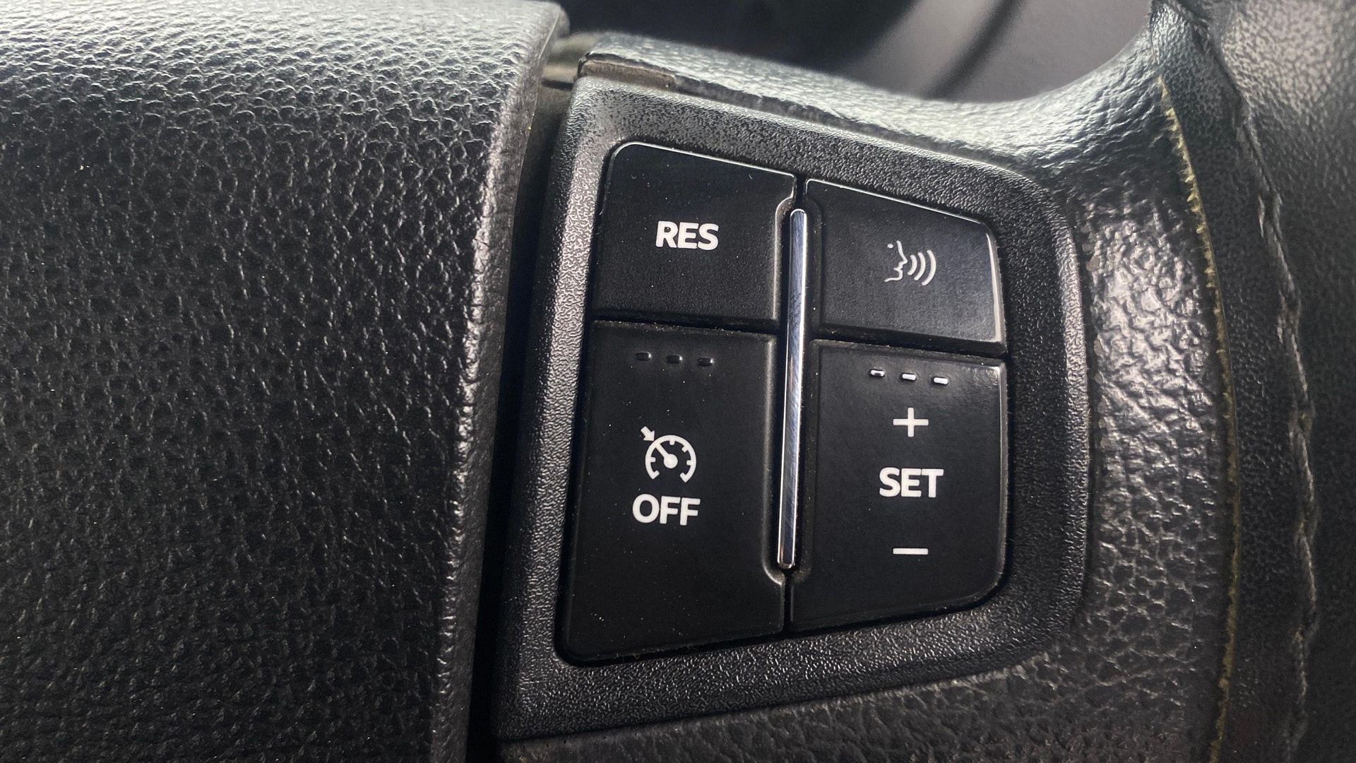 View 2021 Mahindra Thar AX Standard Manual Soft Top 6 Seater Image 3 Used 2021 Mahindra Thar AX Standard Manual Soft Top 6 Seater Image 3