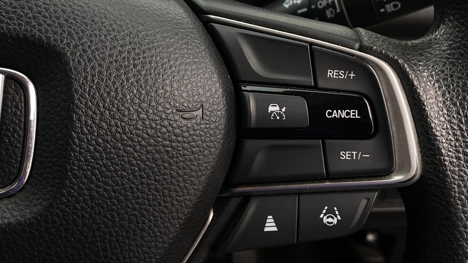 View 2024 Honda City ZX MT Diesel Anniversary Edition Image 3 Used 2024 Honda City ZX MT Diesel Anniversary Edition Image 3