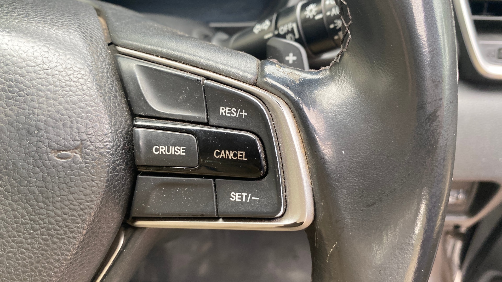 View 2020 Honda City ZX CVT Image 3 Used 2020 Honda City ZX CVT Image 3