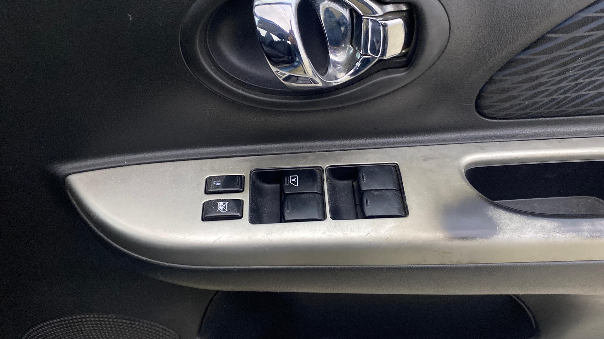 View 2016 Nissan Micra XV (CVT) Image 32 Used 2016 Nissan Micra XV (CVT) Image 32