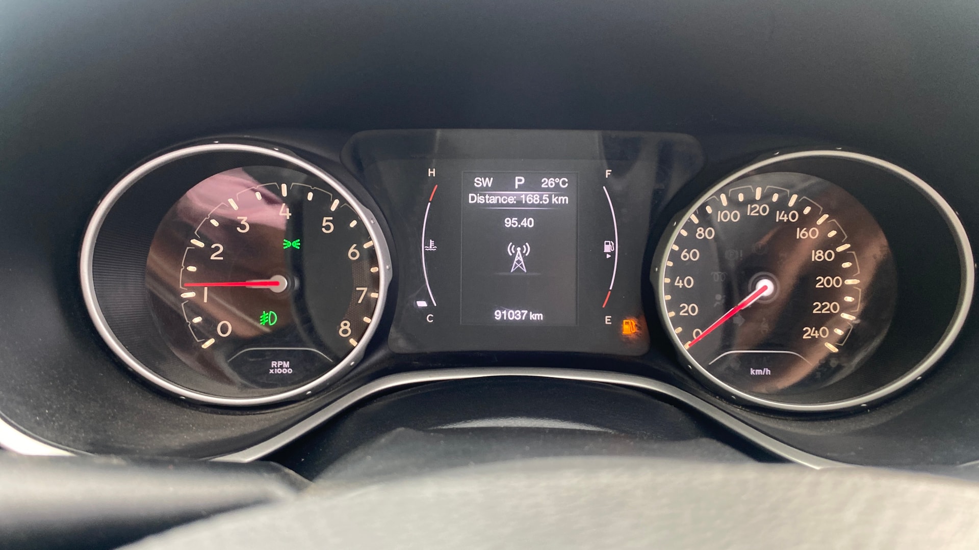 View 2018 Jeep Compass Limited 1.4 Multi AIR Petrol DDCT AT BS IV Image 35 Used 2018 Jeep Compass Limited 1.4 Multi AIR Petrol DDCT AT BS IV Image 35