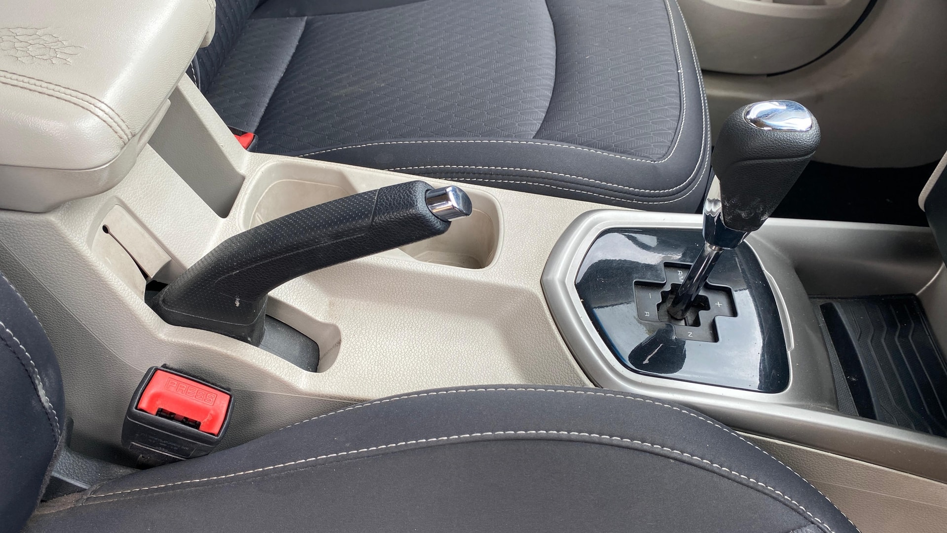 View 2019 Mahindra XUV300 W4 Petrol BS IV Image 40 Used 2019 Mahindra XUV300 W4 Petrol BS IV Image 40