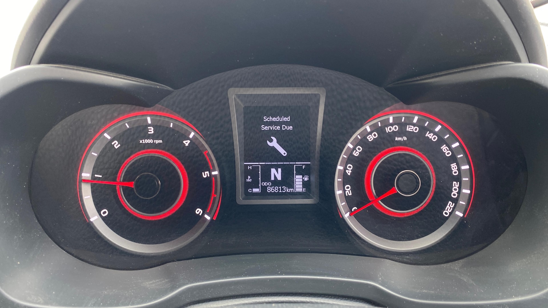 View 2019 Mahindra XUV300 W4 Petrol BS IV Image 36 Used 2019 Mahindra XUV300 W4 Petrol BS IV Image 36