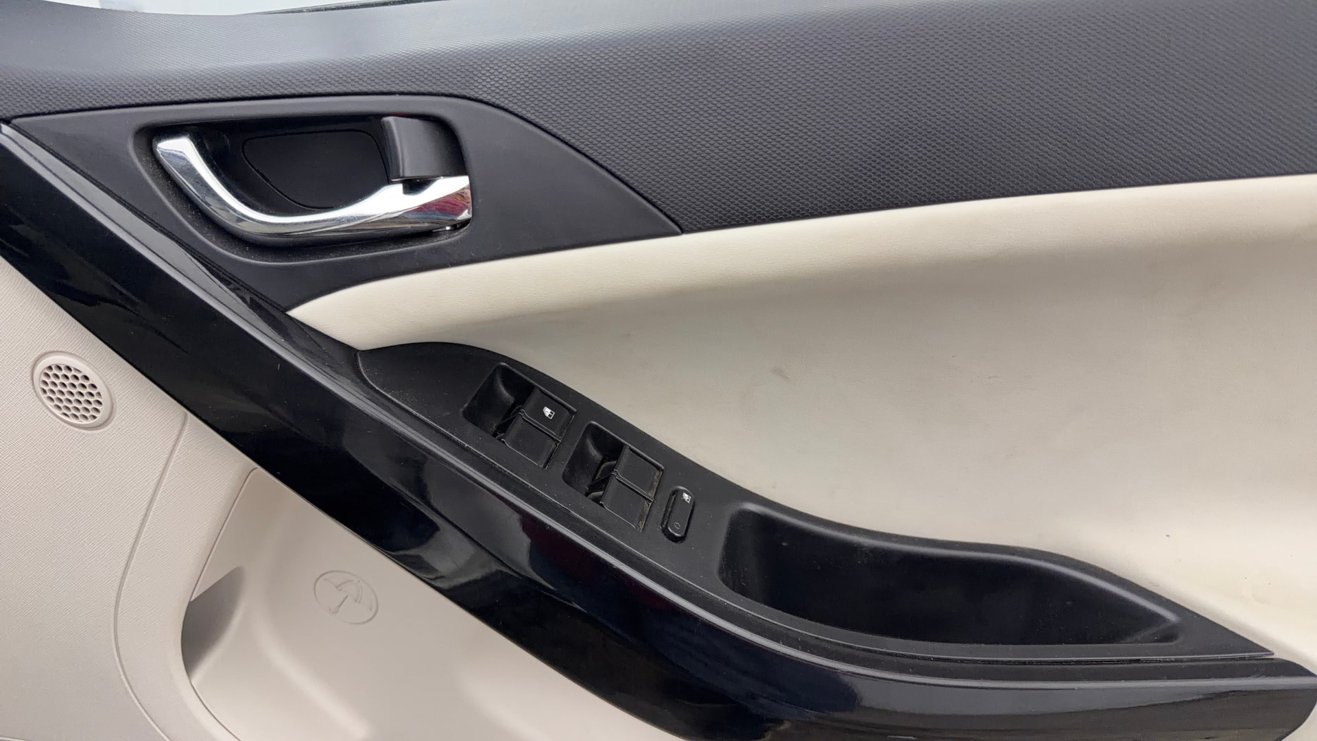 View 2024 Tata Nexon Revotron XE Image 34 Used 2024 Tata Nexon Revotron XE Image 34