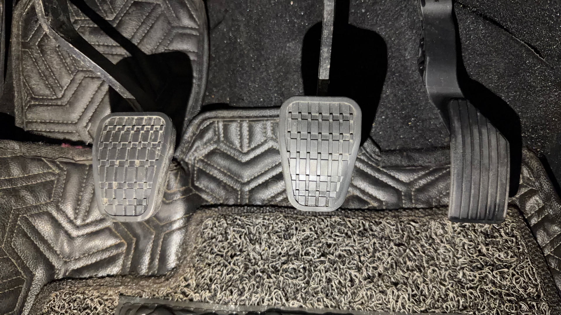 View 2024 Tata Nexon Revotron XE Image 10 Used 2024 Tata Nexon Revotron XE Image 10