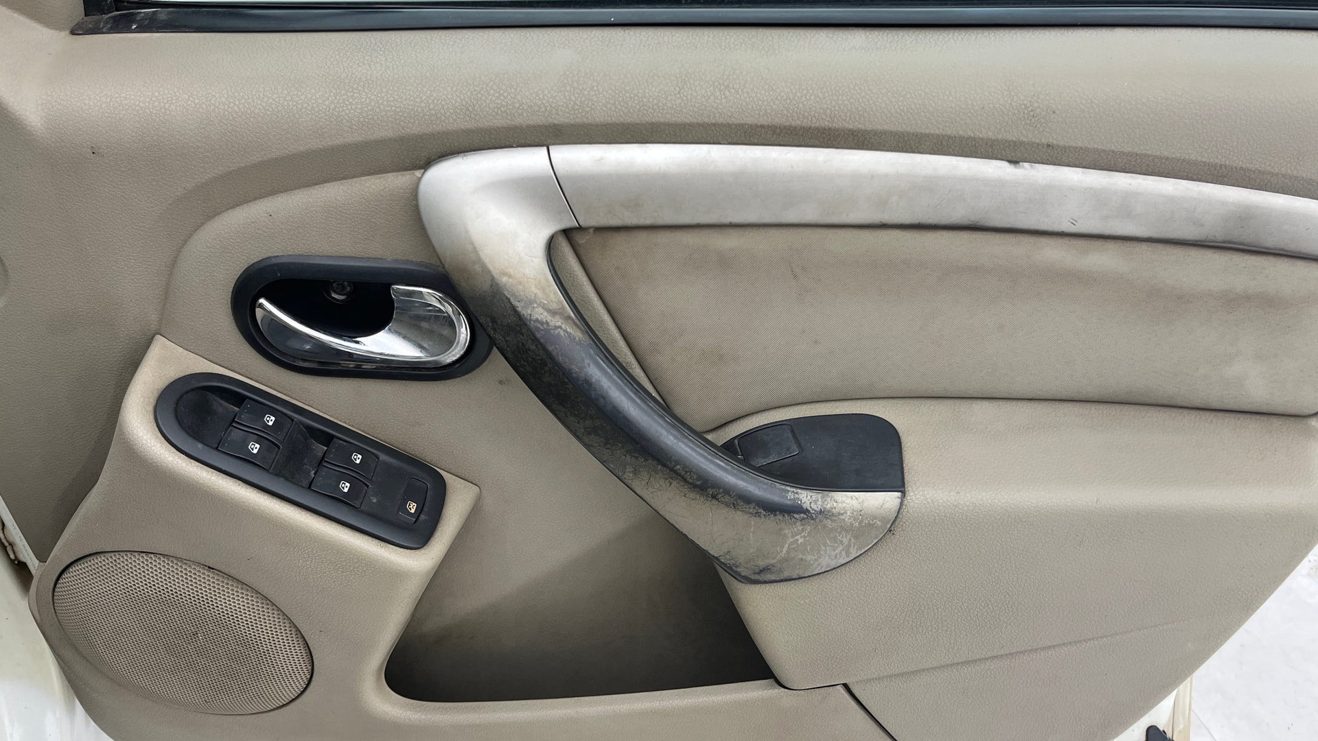 View 2015 Nissan Terrano XL D (O) Image 33 Used 2015 Nissan Terrano XL D (O) Image 33