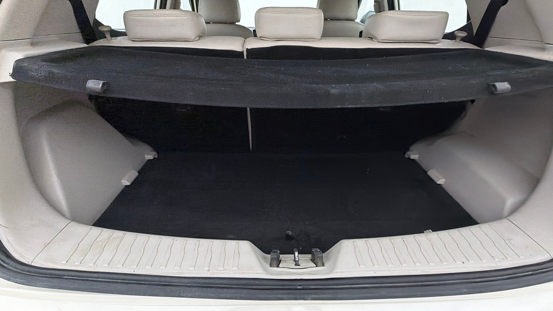 Used 2022 Mahindra XUV300 Used 2022 Mahindra XUV300