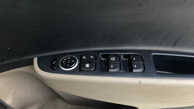 View Hyundai Grand i10 Image 32 Used Hyundai Grand i10 Image 32