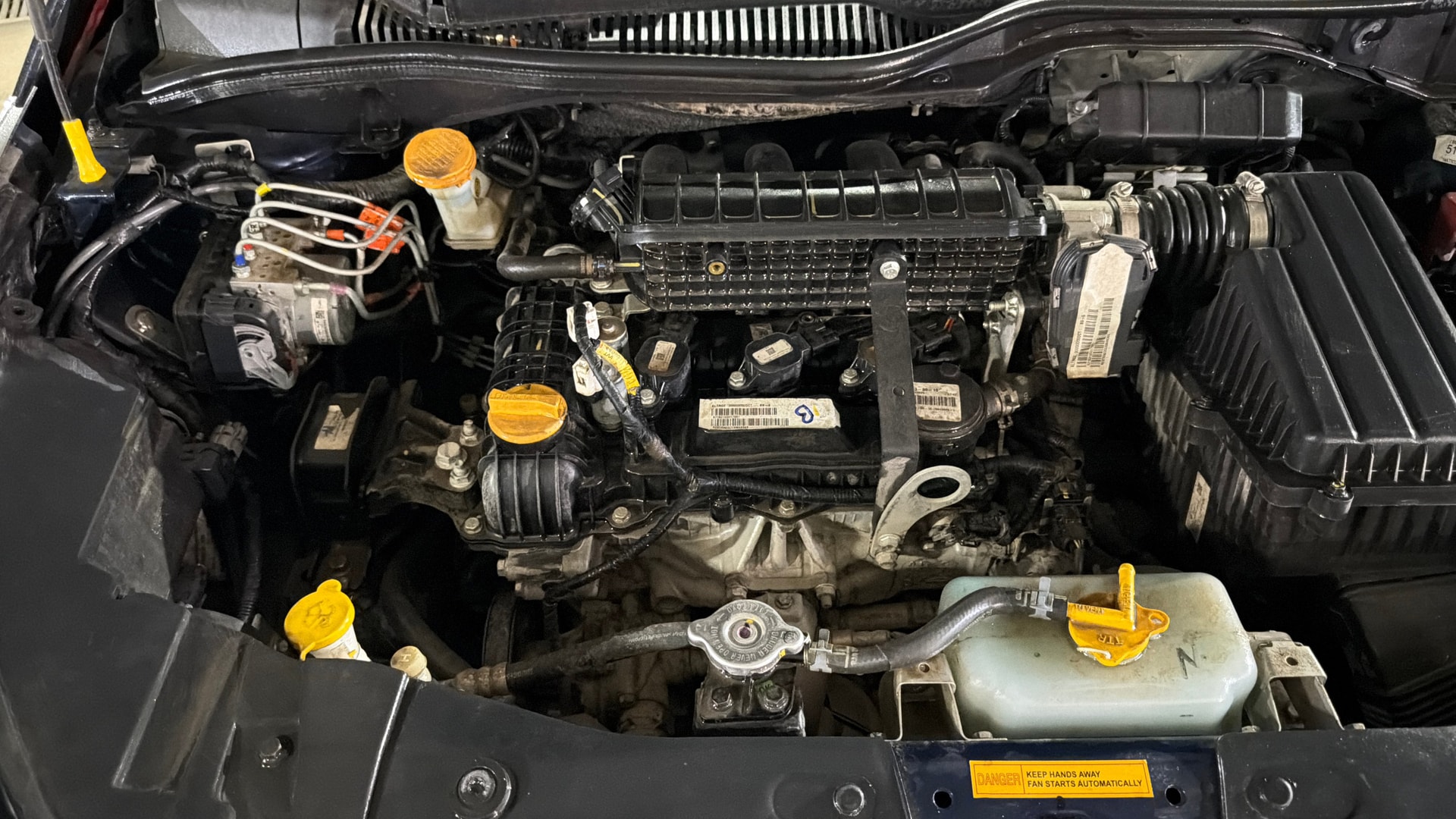 View 2025 Tata Altroz XZ Petrol Image 25 Used 2025 Tata Altroz XZ Petrol Image 25