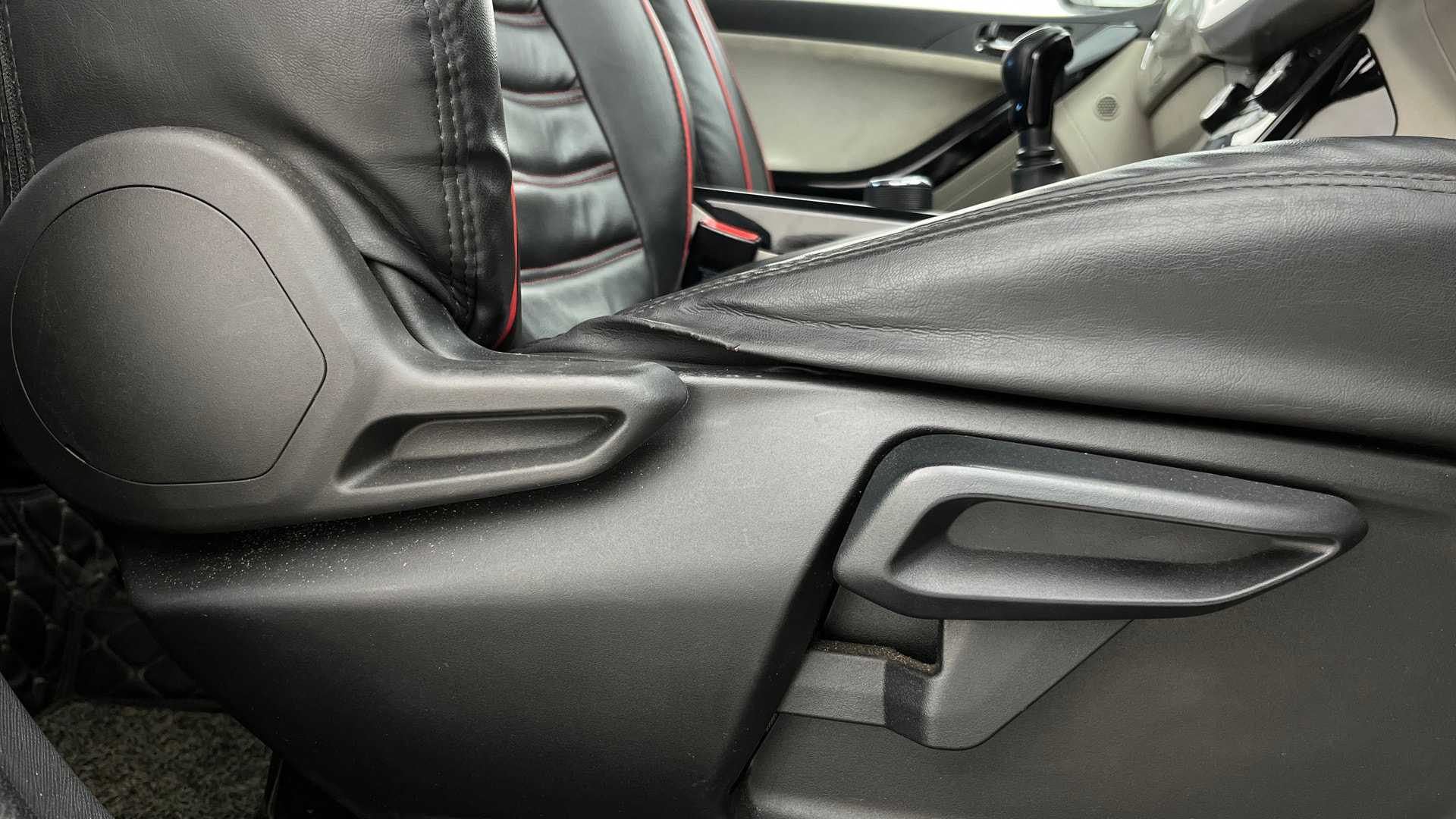 View 2022 Tata Nexon Revotron XE Image 11 Used 2022 Tata Nexon Revotron XE Image 11