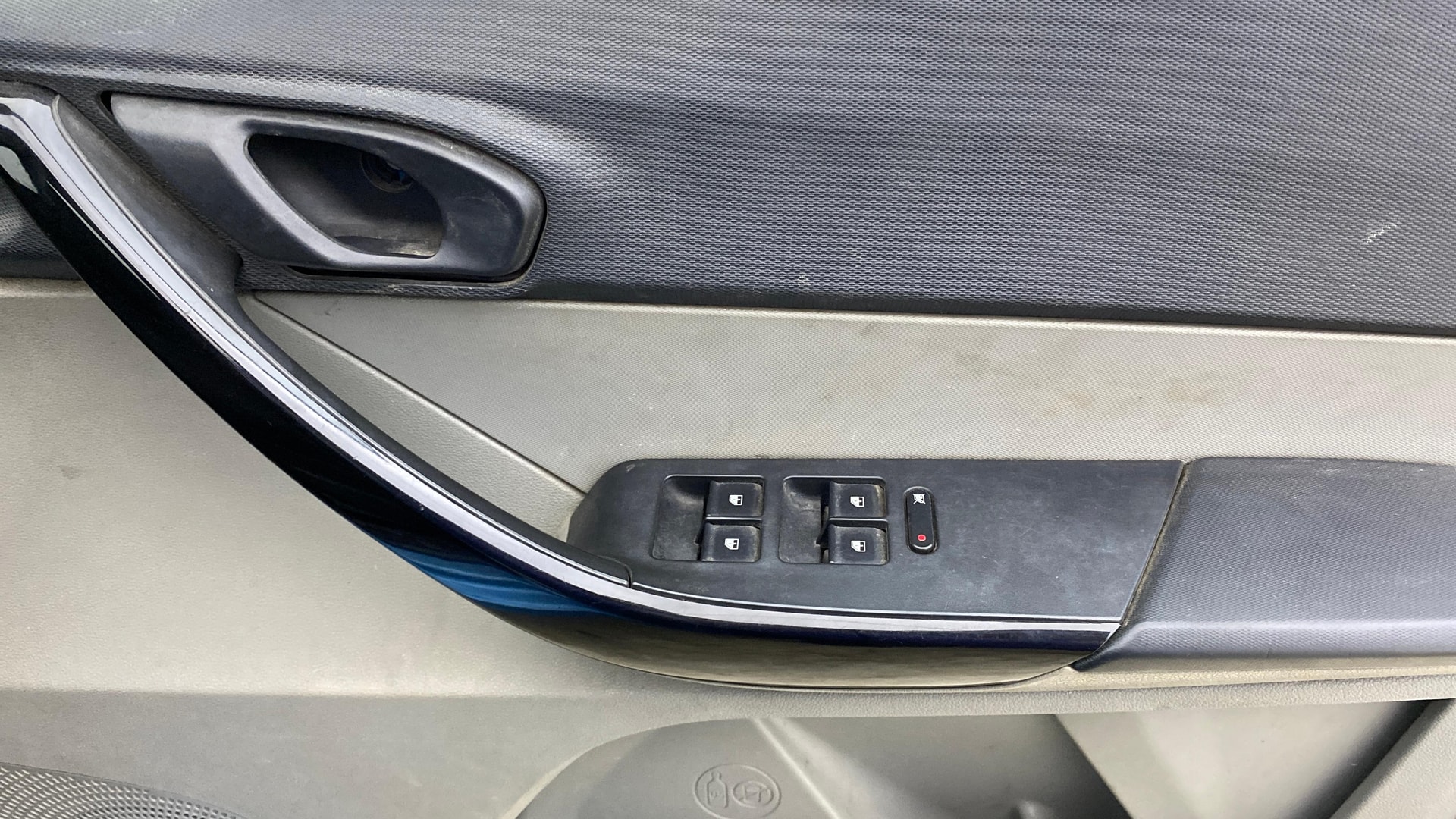View 2017 Tata Tiago Revotorq XB Image 32 Used 2017 Tata Tiago Revotorq XB Image 32