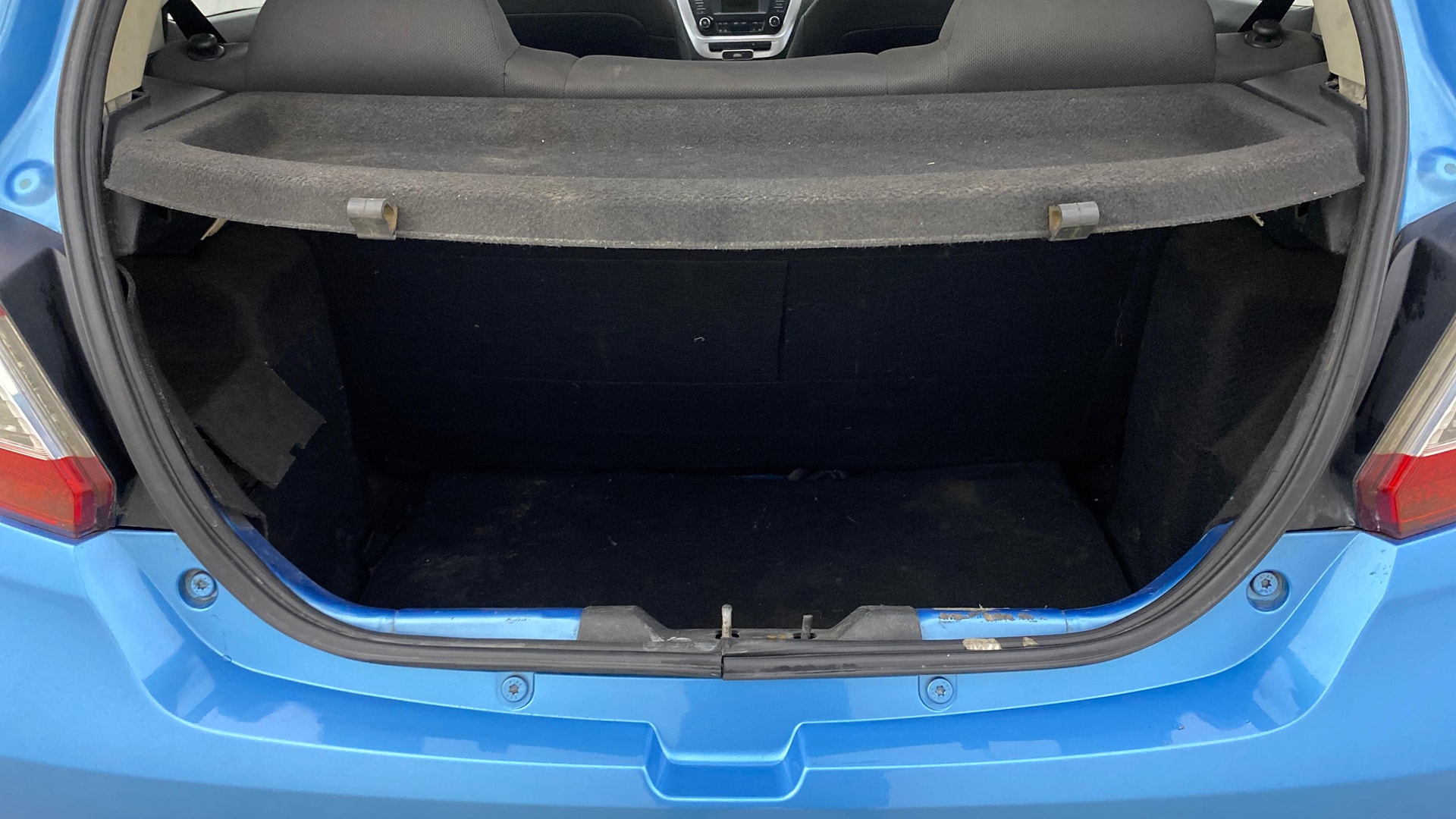 View 2017 Tata Tiago Revotorq XB Image 10 Used 2017 Tata Tiago Revotorq XB Image 10