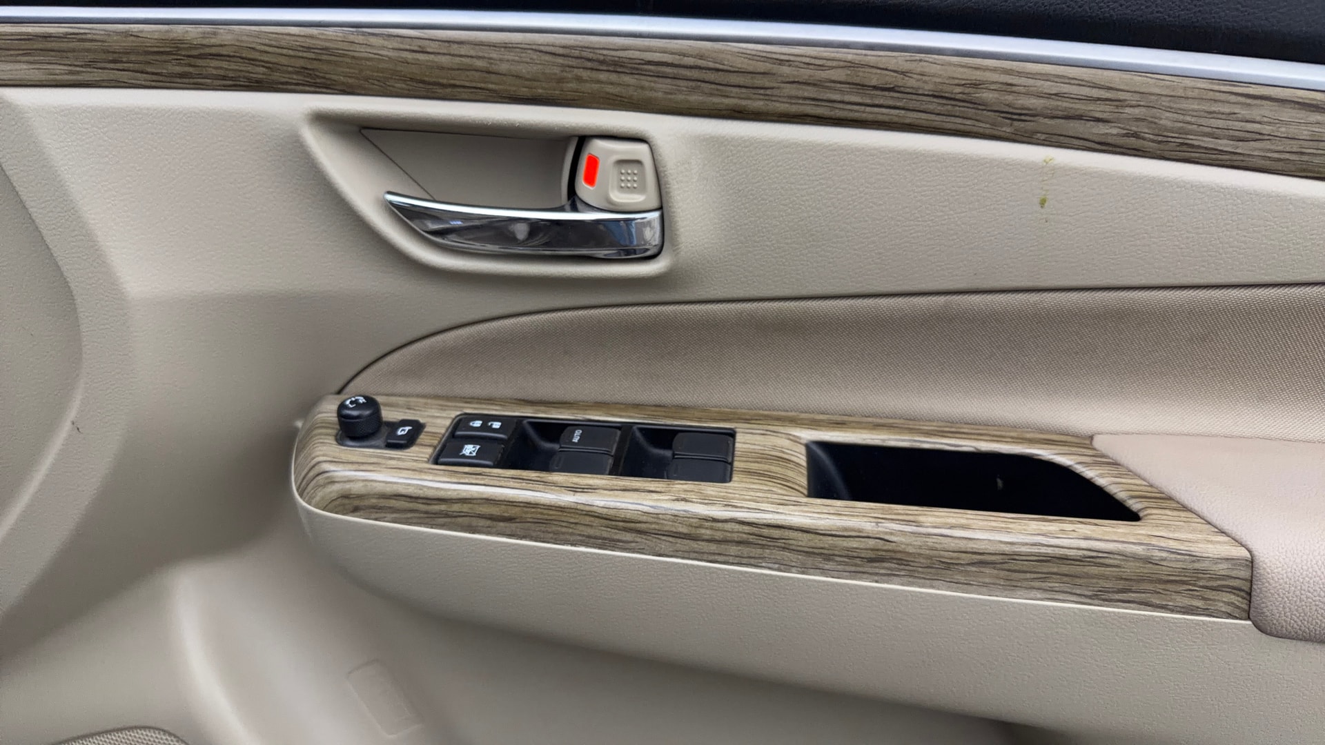 View 2021 Maruti Suzuki 1000 Base Variant Image 38 Used 2021 Maruti Suzuki 1000 Base Variant Image 38