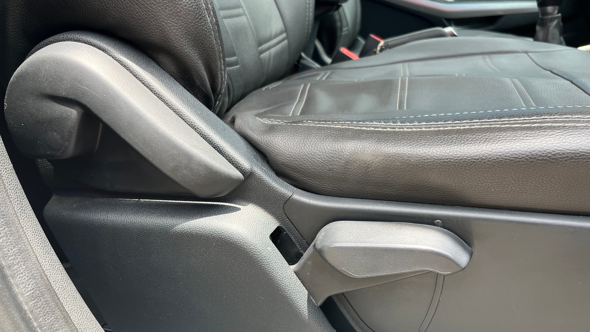 View 2018 Ford EcoSport 1.5 TDCi Diesel Ambiente BS IV Image 18 Used 2018 Ford EcoSport 1.5 TDCi Diesel Ambiente BS IV Image 18