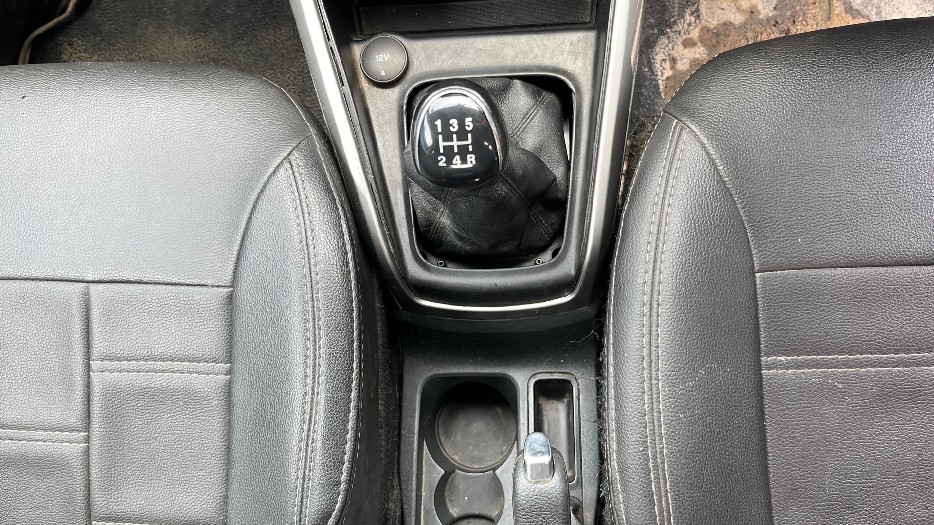 View 2018 Ford EcoSport 1.5 TDCi Diesel Ambiente BS IV Image 39 Used 2018 Ford EcoSport 1.5 TDCi Diesel Ambiente BS IV Image 39